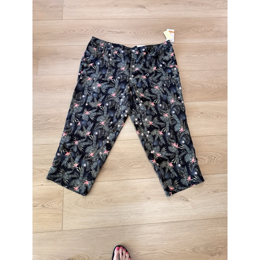 Intro Love The Fit‎ Jade Roll Up Capris 22W Tropical  NWT
